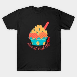 Love at first bite T-Shirt